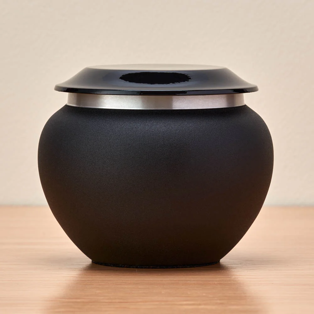 Onyx Cat Cremation Urn - Image 3